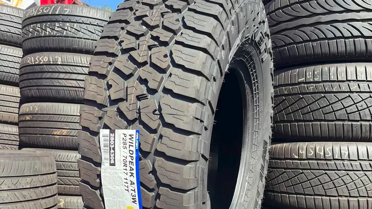 Falken WildPeak A/T3W all-terrain tire tread close-up